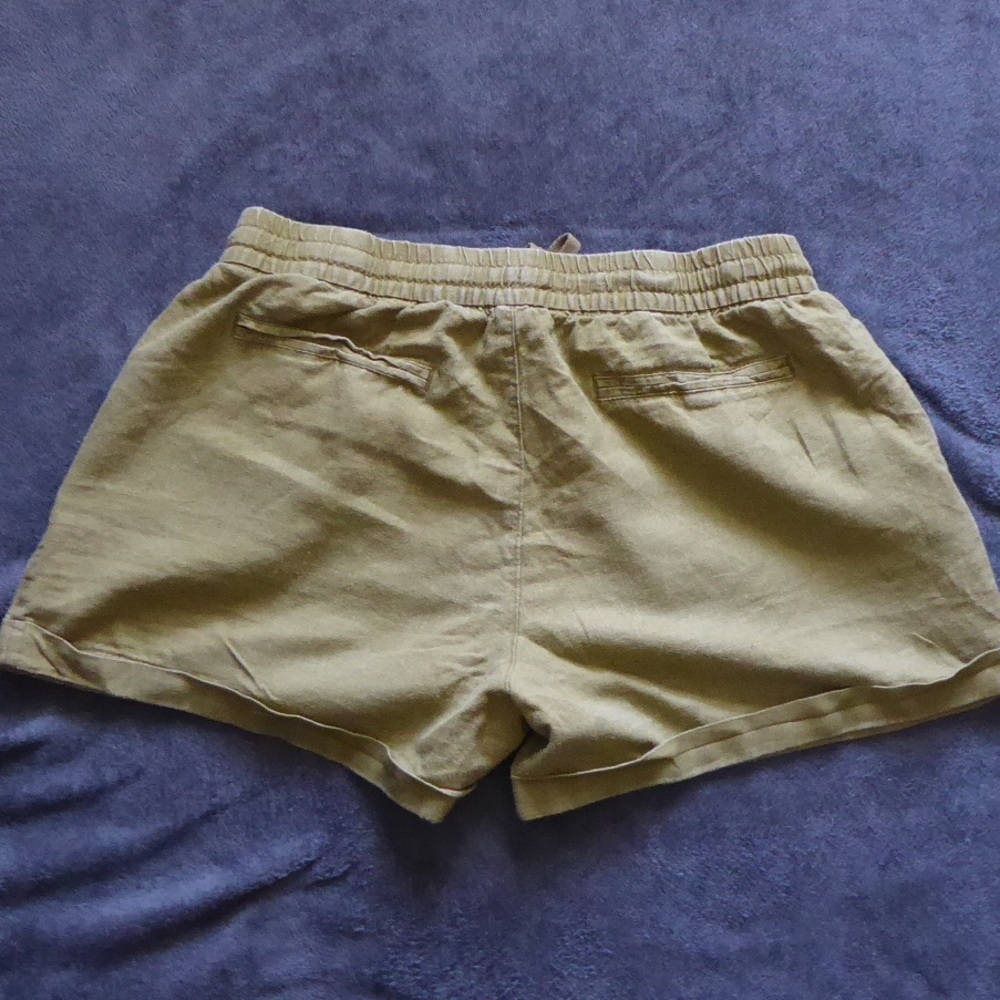 Green linen shorts